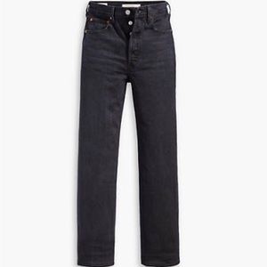 LEVI’S rib cage straight black jeans.